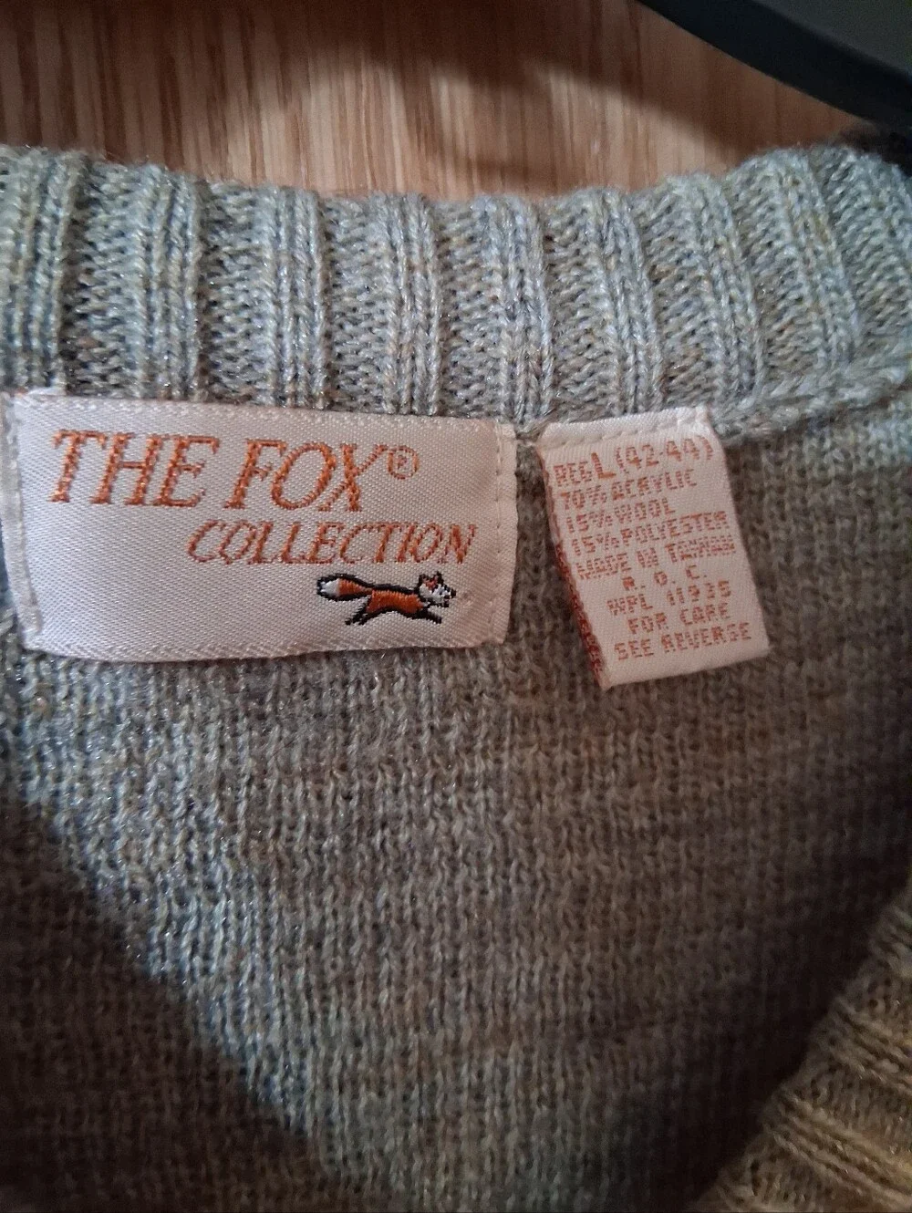 vintage knit sleeveless sweater Vest from the Fox Collection Pullover Sz 42-44